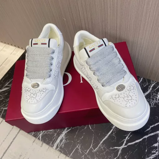 Gucci——Latest color matching thick-soled shoes; 6cm high-heeled shoes with rhinestones and hot diamonds~~Top leather fabric, super flash rhinestones and hot diamond fabric, full leather lining, fine sweat absorption and breathability, foot pads, latex injection molding, private model 6cm thick TPU two-color sole