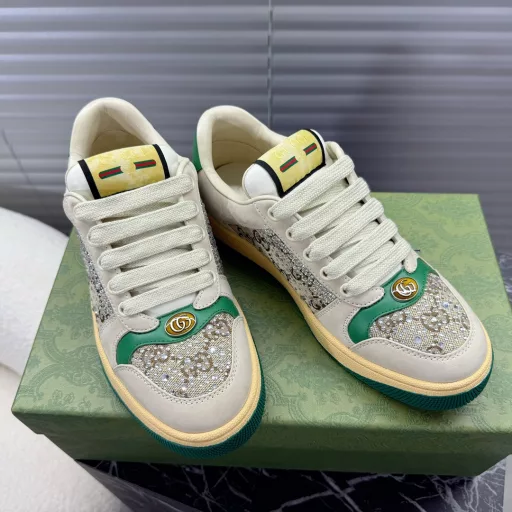 GucciLatest rhinestone sports shoes; casual shoes; small dirty shoesZP developed pure original version; metal double G crystal cylindrical label; bling bling hot diamond surface~~Original frosted cowhide fabric, old flower cloth hot diamond surface, original cowhide lining, foot pad latex injection molding, original TPU outsole (lower layer wide, upper layer narrow)