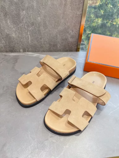 H 2022 Autumn and Winter New HERMES Hermes's recently popular couple's shoes - sandals, paired with various colorful socks, very trendyUpper: imported sheepskin deerskinInner lining: imported sheepskinOutsole: TPU non-slip wear-resistant outsole
