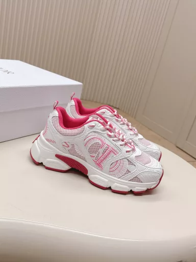 Dior Chrono new casual sports shoes, running shoes, dad shoes are really cool, full of futuristic feeling! Really cool! Once again interpreting Dior's cool and fashionable concept, lucky star bless you with good luck, the new EVA sole is super light and soft! Perfect replica of the original! Full version material
