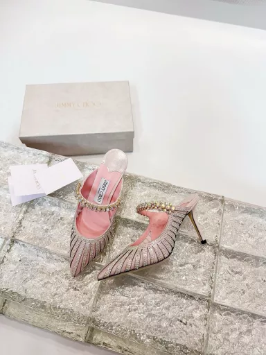 BING series 𝐉𝐈𝐌𝐌𝐘 𝐂𝐇𝐎𝐎 Full of diamondsPointed toe, shallow mouth, hot diamond upperClassic diamond decoration: dazzling, symbolizing sweet loveElegant stiletto heels: showing the elegant temperament of womenSoft mesh material: comfortable touch, high-quality texture