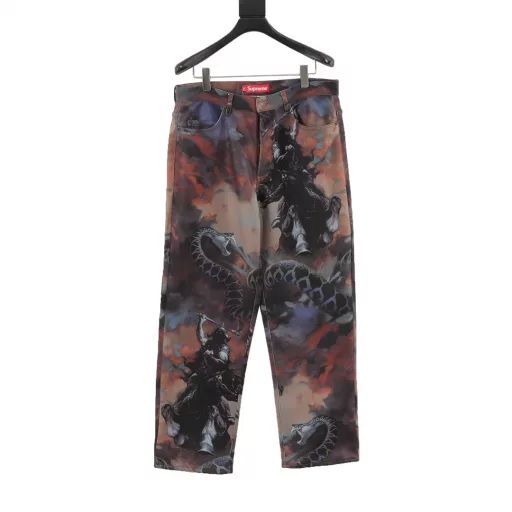 Supreme x Frank Frazetta FW24 WEEK15 Faux Shearling Lined Trucker Jacket Knight Snake-cutting Denim Printed Casual PantsCombining classic denim design with the artist's unique visual style. The most eye-catching item in this series. Full of personality when worn.Original purchase and development. High quality. Clothes are sampled and tested many times for printing and layout. Special positioning laser cutting. Time-consuming and labor-intensive. Customized genuine leather tags and buttons. Exclusive product