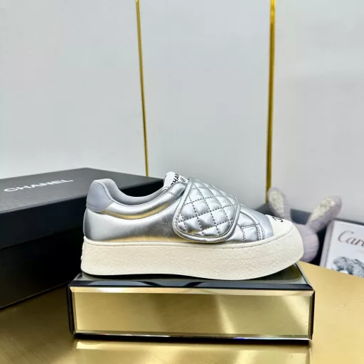 Chanel loafers~ Original calfskin panda shoesChanel 25C latest hit panda black and white sneakers casual sneakersChanel hot item classic black and white panda color coco girl must buy
