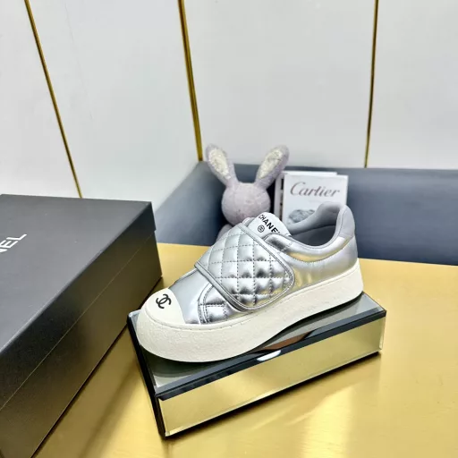 Chanel loafers~ Original calfskin panda shoesChanel 25C latest hit panda black and white sneakers casual sneakersChanel hot item classic black and white panda color coco girl must buy