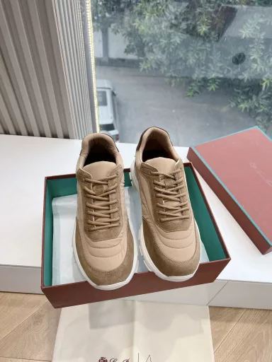 Spring purchasing level spot Loro Pian* classic hit lp cotton shoes fur shoes German training shoes top version thick sole leisure It turns out that this is the legendary casual shoes that will not make your feet tired even if you walk 20,000 steps. This pair of casual shoes has both good looks and foot feel. Once you put them on, you will be completely attracted to them~ The minimalist design is eye-catching and durable, and it is a plus for your outfit. The soft foot feel and texture are outstanding, and it is very nice if it does not rub your feet. With the soft and sticky sole, you will not feel tired when you wear it for a long time in daily life. Who can refuse a pair of versatile and good-looking loafers? It is simply too temperament, the foot feel and texture are both good, the key is to make your legs look longer without tiring your feet, and the main feature is just right!