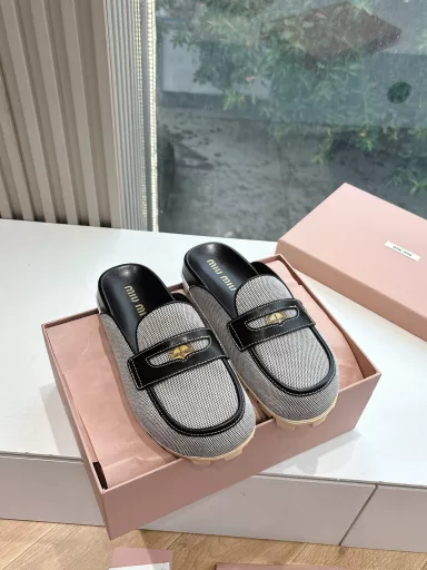 Miu Miu 2025 Spring and Summer Series Thick-soled Closed-toe Muller Velcro Slipper SandalsZp Development Original Disassembly Matching Edition Miu is really too girly
