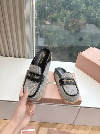 Miu Miu 2025 Spring and Summer Series Thick-soled Closed-toe Muller Velcro Slipper SandalsZp Development Original Disassembly Matching Edition Miu is really too girly