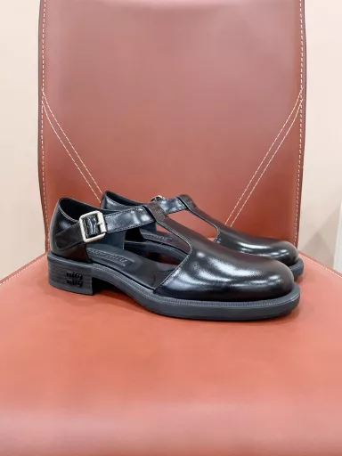 Miumi* 2024 summer monk leather shoes, British retro, Baroque carved elements, beautiful and cool! Cool and stunning!Although the upper is stiff, it is very comfortable to wear.