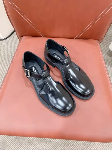 Miumi* 2024 summer monk leather shoes, British retro, Baroque carved elements, beautiful and cool! Cool and stunning!Although the upper is stiff, it is very comfortable to wear.