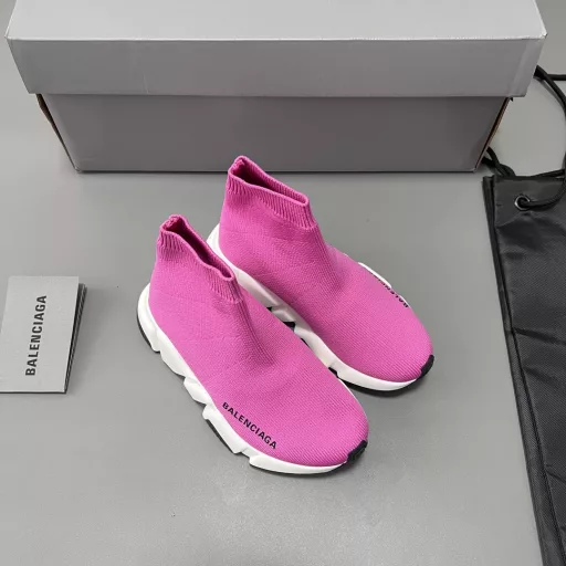 Balenciaga wool flying woven bootsSpeed ​​1.0 version brand new socks shoes original goods, definitely not the general versionFlying woven surface tightly woven TPU sole embossed LOGO full set packaging.