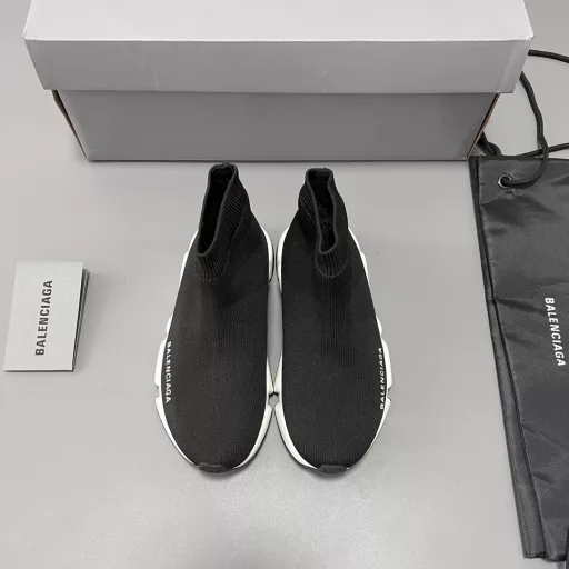 Balenciaga wool flying woven bootsSpeed ​​1.0 version brand new socks shoes original goods, definitely not the general versionFlying woven surface tightly woven TPU sole embossed LOGO full set packaging.