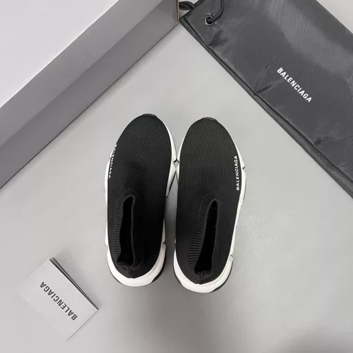 Balenciaga wool flying woven bootsSpeed ​​1.0 version brand new socks shoes original goods, definitely not the general versionFlying woven surface tightly woven TPU sole embossed LOGO full set packaging.