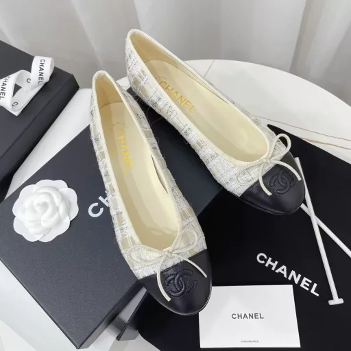 Chanel——Classic color-blocked ballet shoes⚠Fashionable catwalk style❤M After many years, it still attracts fans…Mixed colors, embellished with bows, interpret fashion! It looks good no matter how you match it!