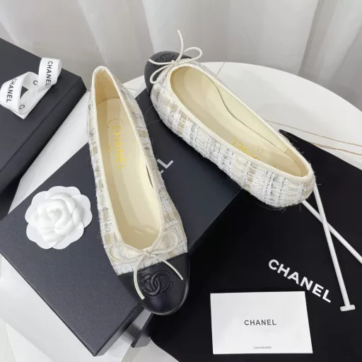Chanel——Classic color-blocked ballet shoes⚠Fashionable catwalk style❤M After many years, it still attracts fans…Mixed colors, embellished with bows, interpret fashion! It looks good no matter how you match it!
