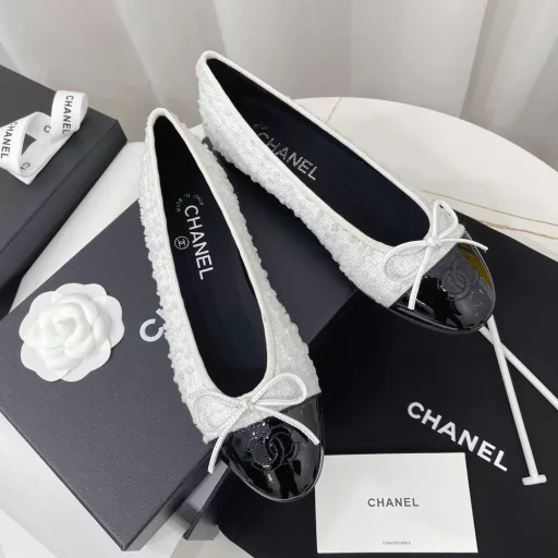 Chanel——Classic color-blocked ballet shoes⚠Fashionable catwalk style❤M After many years, it still attracts fans…Mixed colors, embellished with bows, interpret fashion! It looks good no matter how you match it!