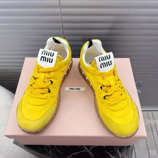 miumiu 2025 new arrival～Miu's latest early spring style｜Retro German training shoes; Forrest Gump shoes; sneakers⚠️This pair of lace-up casual sneakers is a perfect American retro style～Super good-looking and comfortable on the feet, a classic and versatile item!
