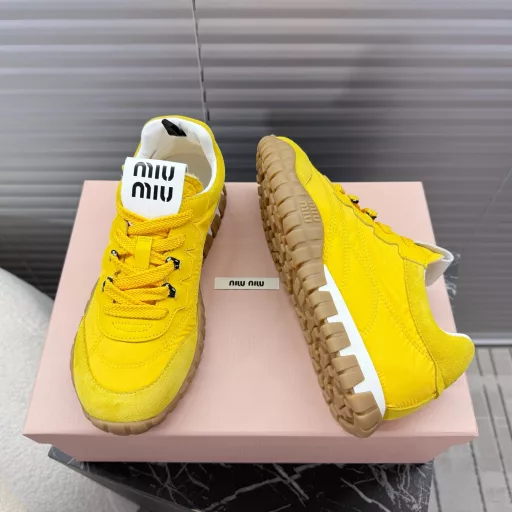 miumiu 2025 new arrival～Miu's latest early spring style｜Retro German training shoes; Forrest Gump shoes; sneakers⚠️This pair of lace-up casual sneakers is a perfect American retro style～Super good-looking and comfortable on the feet, a classic and versatile item!
