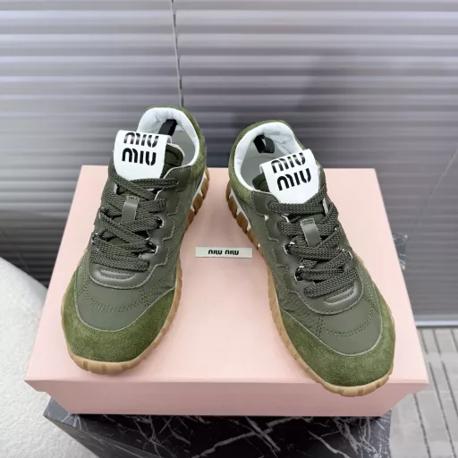 miumiu 2025 new arrival～Miu's latest early spring style｜Retro German training shoes; Forrest Gump shoes; sneakers⚠️This pair of lace-up casual sneakers is a perfect American retro style～Super good-looking and comfortable on the feet, a classic and versatile item!