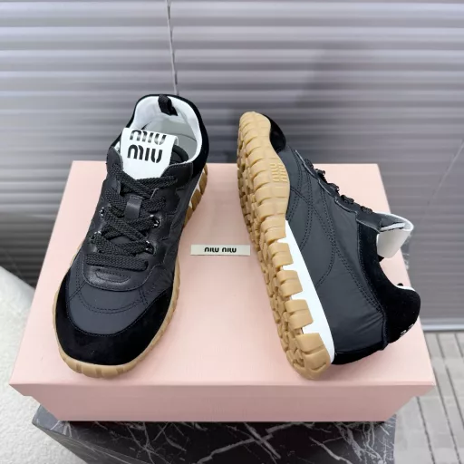 miumiu 2025 new arrival～Miu's latest early spring style｜Retro German training shoes; Forrest Gump shoes; sneakers⚠️This pair of lace-up casual sneakers is a perfect American retro style～Super good-looking and comfortable on the feet, a classic and versatile item!