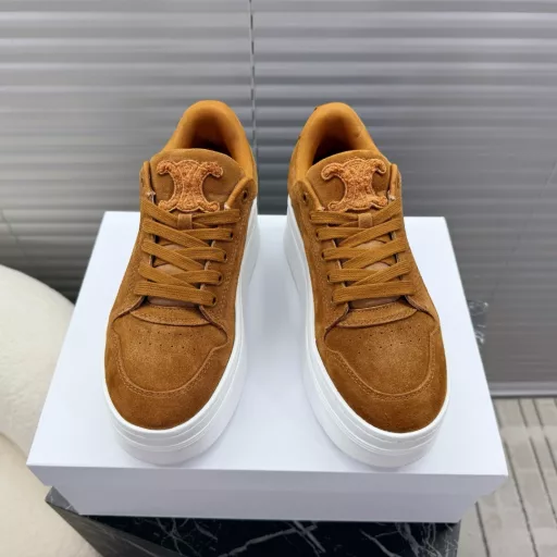 Celine~~~ Arc de Triomphe thick-soled white shoes, sneakers, skateboard shoes, casual shoes ✔️✔️A pair of shoes full of street style, the color matching design is very good, this shoe has its own unique design, the leather upper is very easy to take care of, the LOGO on the side and the heel makes it a simple and harmonious pair of white shoes