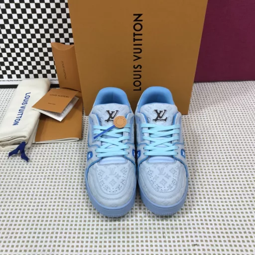 LV-Louis Vuitton PK all versions in the market New styles for catwalks Basketball shoes Purchasing quality1:1 development and reproduction of the original version!! Very comfortable to wear Fine workmanshipThe upper is made of Italian imported calfskin, with the brand LOGO and signature on the side, and imported breathable mesh lining, which is super comfortable to wear. The original factory special two-color TPU molded outsole. Package process Goodyear stitching and lock edge