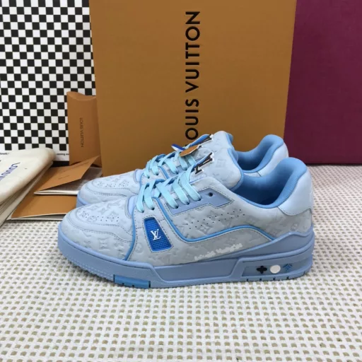 LV-Louis Vuitton PK all versions in the market New styles for catwalks Basketball shoes Purchasing quality1:1 development and reproduction of the original version!! Very comfortable to wear Fine workmanshipThe upper is made of Italian imported calfskin, with the brand LOGO and signature on the side, and imported breathable mesh lining, which is super comfortable to wear. The original factory special two-color TPU molded outsole. Package process Goodyear stitching and lock edge