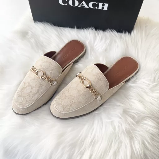 Coach horsebit slippers, easy to put on and take off, comfortable and versatile, original horsebit hardware buckle, imported mixed sheepskin on the surface, water-dyed sheepskin lining for the foot, and castor outsole for wear resistance and non-slip