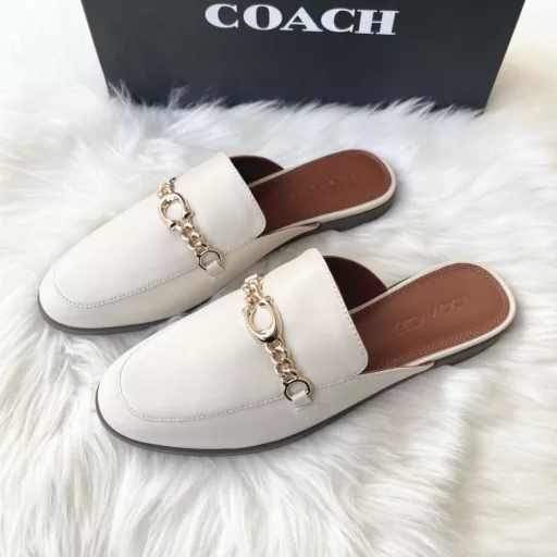 Coach horsebit slippers, easy to put on and take off, comfortable and versatile, original horsebit hardware buckle, imported mixed sheepskin on the surface, water-dyed sheepskin lining for the foot, and castor outsole for wear resistance and non-slip