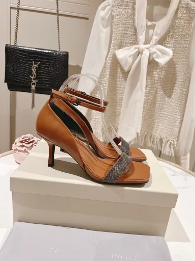 Exclusive BrunelloCucinelli bc steel diamond sandals Classic inspiration defines the modern elegance of this new high-heeled sandal. The precious imported lambskin shows unique mottled patterns, and the ultra-light leather outsole allows you to show your fashionable personality in comfort. It brings you better comfort and is a classic shoe that you don't want to take off once you put it on. It is a one-to-one replica of the original.