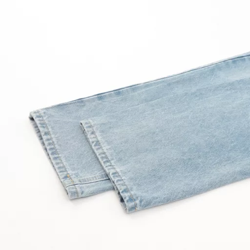 Louis Vuitton LV embroidered pocket denim blue denim trousersOriginal purchase, original 480g denim fabric, breathable and comfortable after washing, with chessboard hardware original mold buttons, the shape is upright and stylish. The washed color is comparable to the YB effect, and the pearl material buttons are customized. The imported special machine mold hardware is used, and the embroidered LOGO leather tag has a three-dimensional effect and excellent restoration of each detail. It feels thick and delicate. The overall gloss is good after washing, and it feels soft, thick and delicate. It is a purchasing agent level, the style is simple and versatile, and it is the same style for men and women!