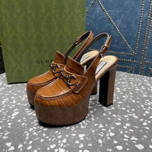 GUCCI counter's latest waterproof platform series [Celebrate][Celebrate][Celebrate]Gucci catwalk style inner platform hollow back sandals leading the fashion mainstream,Shoes: imported cowhide. Crocodile pattern cowhide