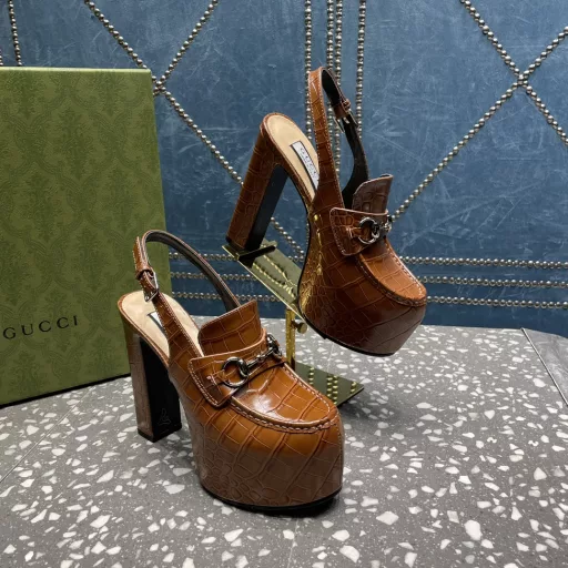 GUCCI counter's latest waterproof platform series [Celebrate][Celebrate][Celebrate]Gucci catwalk style inner platform hollow back sandals leading the fashion mainstream,Shoes: imported cowhide. Crocodile pattern cowhide
