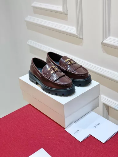 CELIN* thick-soled Arc de Triomphe loafers, you can't take them off once you put them on! Very suitable for autumn and winter, it looks great when paired with socks. It can be retro college style or hot girl style, and it is a good hand for 3.5CM height increase and slimming. High-value loafers
