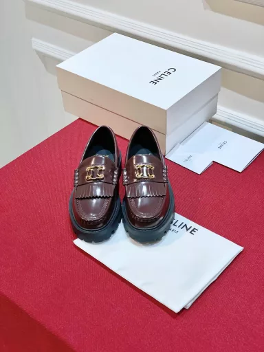 CELIN* thick-soled Arc de Triomphe loafers, you can't take them off once you put them on! Very suitable for autumn and winter, it looks great when paired with socks. It can be retro college style or hot girl style, and it is a good hand for 3.5CM height increase and slimming. High-value loafers