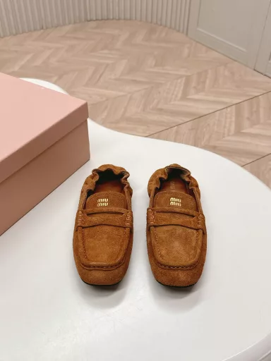 Miu Miu 25ss early spring catwalk new slip-on loafers Mary Jane ballet shoes·flat shoesOfficial spring and summer catwalk new models, fashionable and versatile·can be salty or sweet·do not rub feet at all·whether worn barefoot or with socks, super age-reducing ♛ Super versatile!