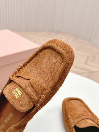 Miu Miu 25ss early spring catwalk new slip-on loafers Mary Jane ballet shoes·flat shoesOfficial spring and summer catwalk new models, fashionable and versatile·can be salty or sweet·do not rub feet at all·whether worn barefoot or with socks, super age-reducing ♛ Super versatile!