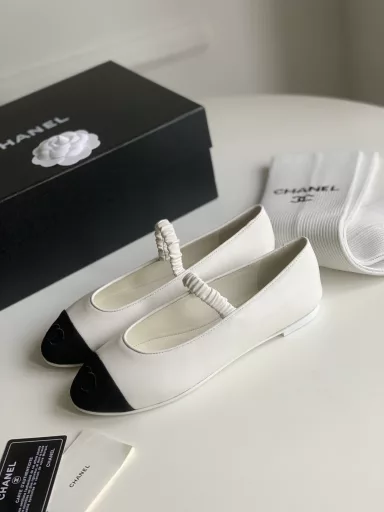 Chanel 24 new Mary Jane ballet shoesSocks sold separately ➕25Can be sweet or salty, also looks good with socks 😎Lambskin lining on the upper, genuine leather outsole