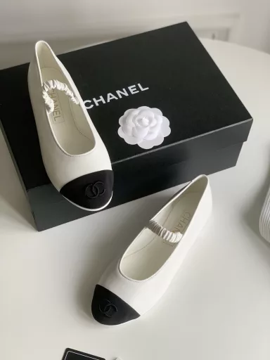 Chanel 24 new Mary Jane ballet shoesSocks sold separately ➕25Can be sweet or salty, also looks good with socks 😎Lambskin lining on the upper, genuine leather outsole