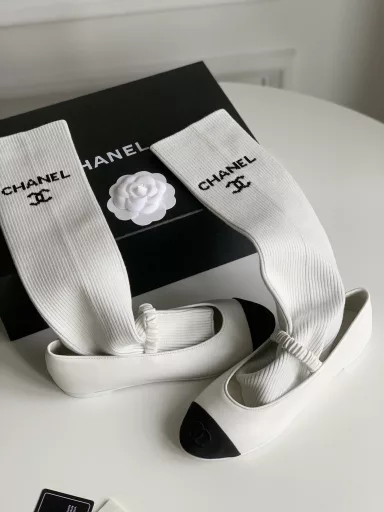 Chanel 24 new Mary Jane ballet shoesSocks sold separately ➕25Can be sweet or salty, also looks good with socks 😎Lambskin lining on the upper, genuine leather outsole