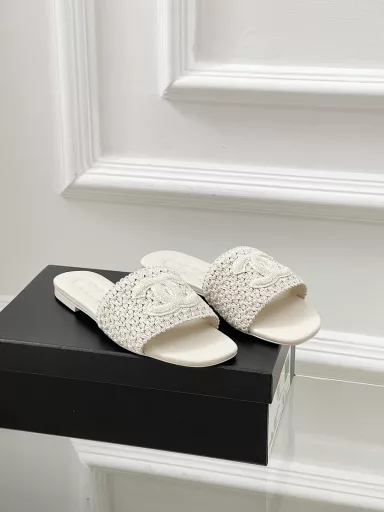 𝐂𝐇𝐀𝐍𝐋𝐄 Xiaoxiang🖤 woven flat slippers are full of summer atmosphere🌞The woven surface is breathable and comfortable!! It's so beautiful, very tolerant to the feet, and can be matched with anythingUpper material: woven original material