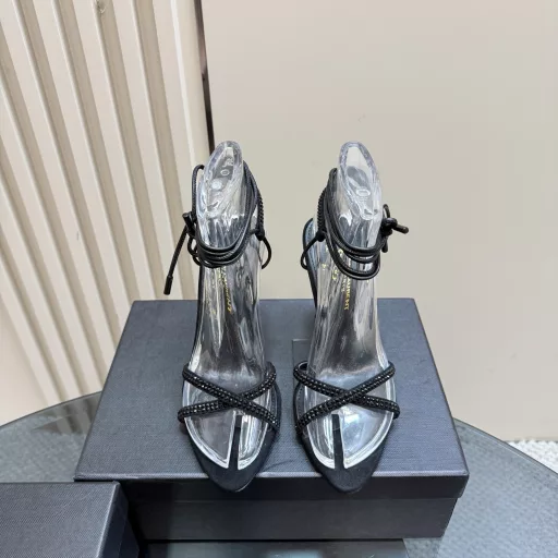 Yvette Saint Laurent logoBlack diamonds, metal leather, Yang Shulin, who understands women's hearts best, beautiful shoes without dead angles, supporting the aura💪Noble temperament💯Imported sheepskin lining, fits the foot and is comfortableImported Italian leather outsole