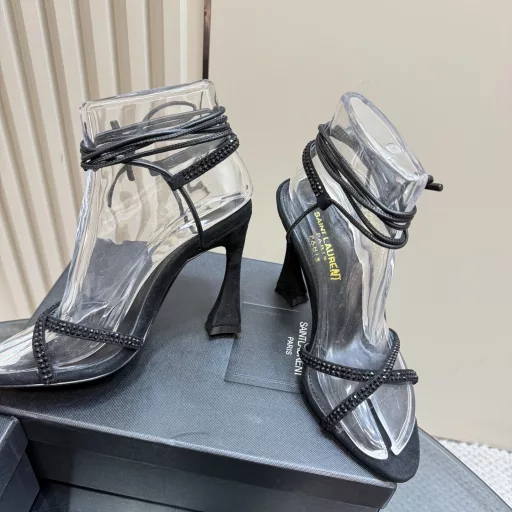 Yvette Saint Laurent logoBlack diamonds, metal leather, Yang Shulin, who understands women's hearts best, beautiful shoes without dead angles, supporting the aura💪Noble temperament💯Imported sheepskin lining, fits the foot and is comfortableImported Italian leather outsole