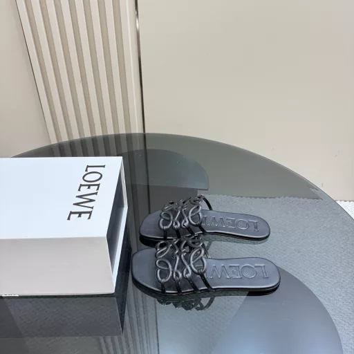 LOEWE2025SS summer limited hollow slippers are really comfortable to wear! I highly recommend them to all the fairies