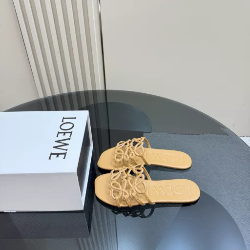 LOEWE2025SS summer limited hollow slippers are really comfortable to wear! I highly recommend them to all the fairies
