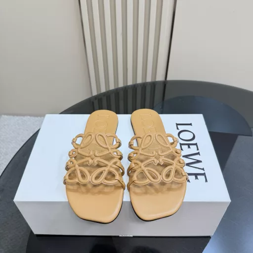 LOEWE2025SS summer limited hollow slippers are really comfortable to wear! I highly recommend them to all the fairies