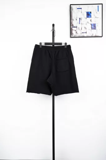 SM 23ss Saint street font print shortsThe fabric is 380G100% cotton,The surface is 36 woven, the bottom is 8 woven, and the lining is half-pulled (plush) fabric.The printing is all done by fully automatic elliptical machine printing glue paste operation.The printing force is evenly distributed without burrs, and the hem is not locked.It is normal for it to roll up automatically after wearing for a period of time.The crotch is spliced ​​with anti-stretching thickened fabric to avoid the problem of crotch bursting.Customized accessories,A full set of accessories for hard cardboard printing tags are available