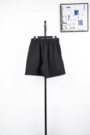 Paris circular 10,000-needle embroidery shortsOriginal purchased custom-dyed fabric, different from the pure black on the marketThe fabric uses 480G custom-dyed fabricTajima Japanese imported embroidery machine, precise 10,000-needle embroidery