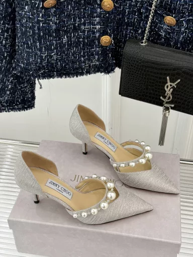 Jimmy Choo 25ss early springNew diamond chain high-heeled sandalsSuperb crystal shoes, so beautiful that you can't take your eyes off themThe shoe shape is very delicate and not too narrow and longThere is enough space inside to allow the toes to relax enoughRhinestones outline a charming arc on the instep, which is simply beautiful360-degree fairy feeling, gorgeous but not exaggerated! !The fabric is made of original custom materialThe lining is imported sheepskinCustomized A-grade Italian leather sole