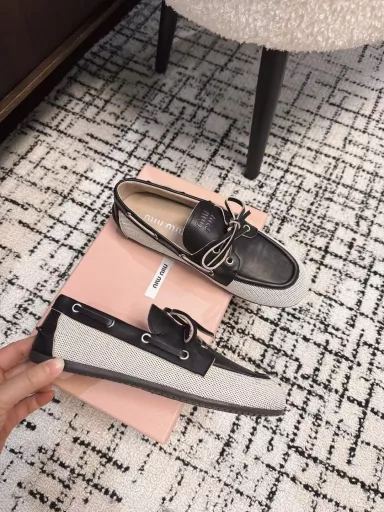 MiuMiu show proper 