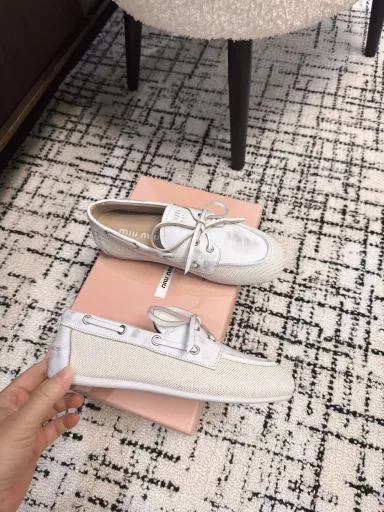 MiuMiu show proper 